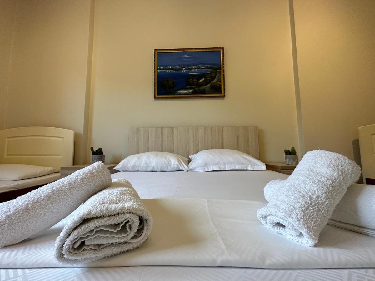 Rias Seaside Apartments Vlore Bagian luar foto