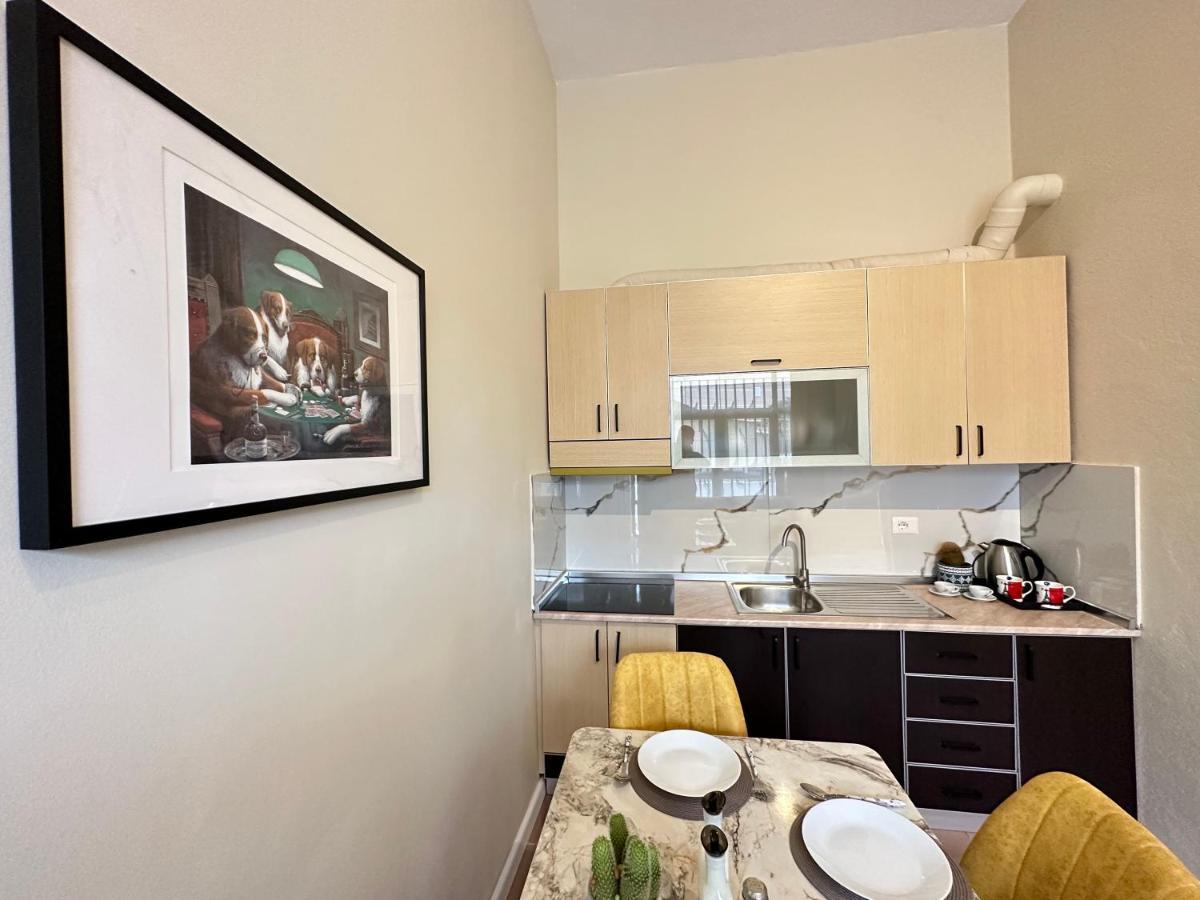 Rias Seaside Apartments Vlore Bagian luar foto