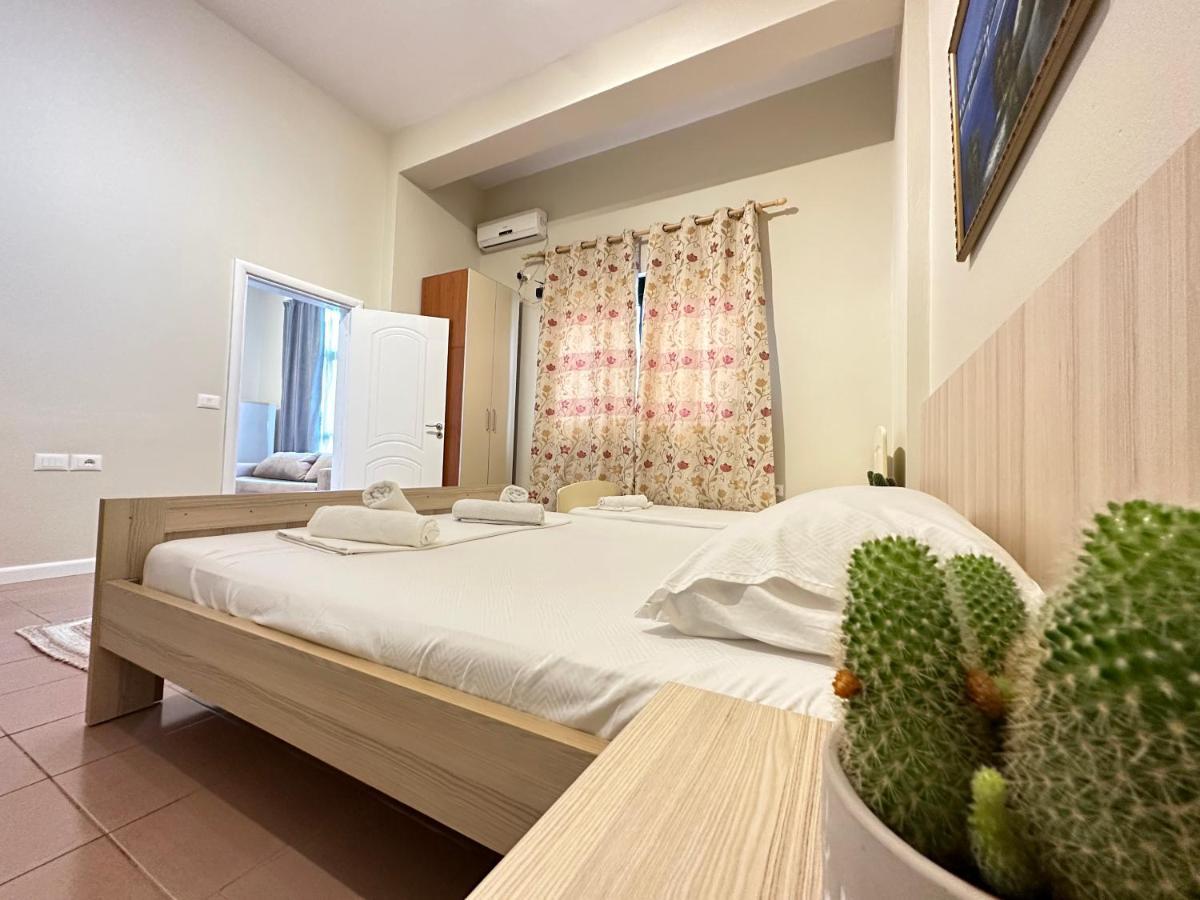Rias Seaside Apartments Vlore Bagian luar foto