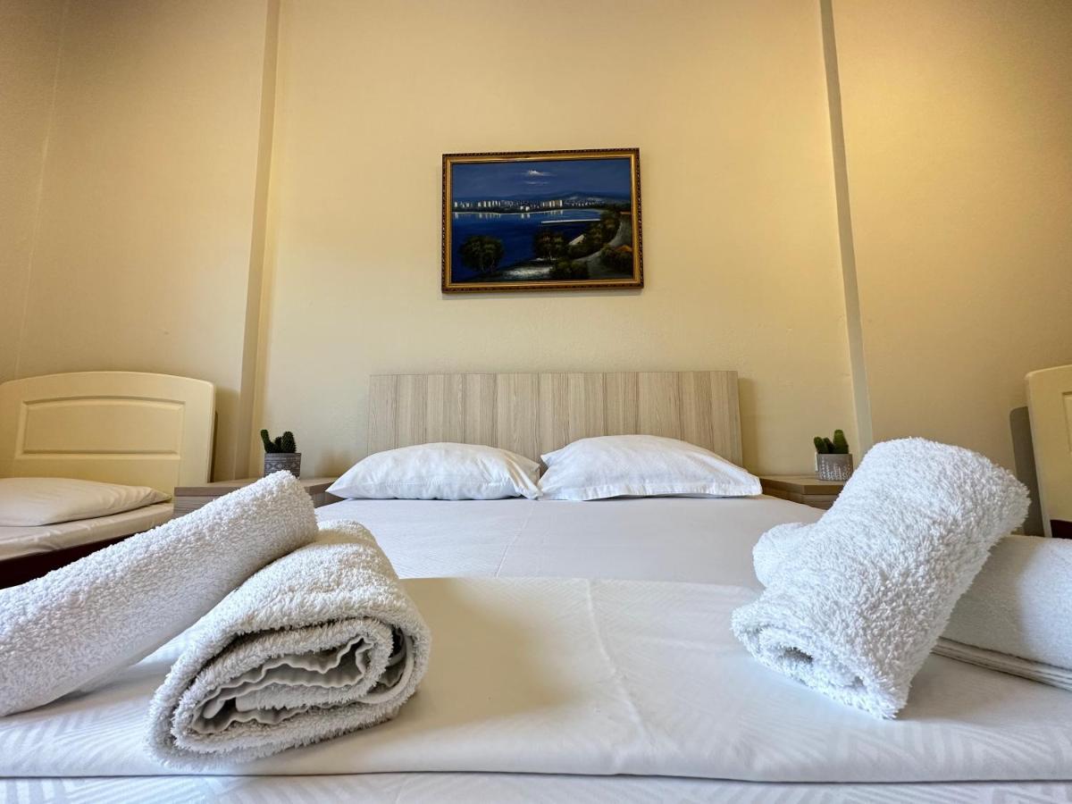 Rias Seaside Apartments Vlore Bagian luar foto