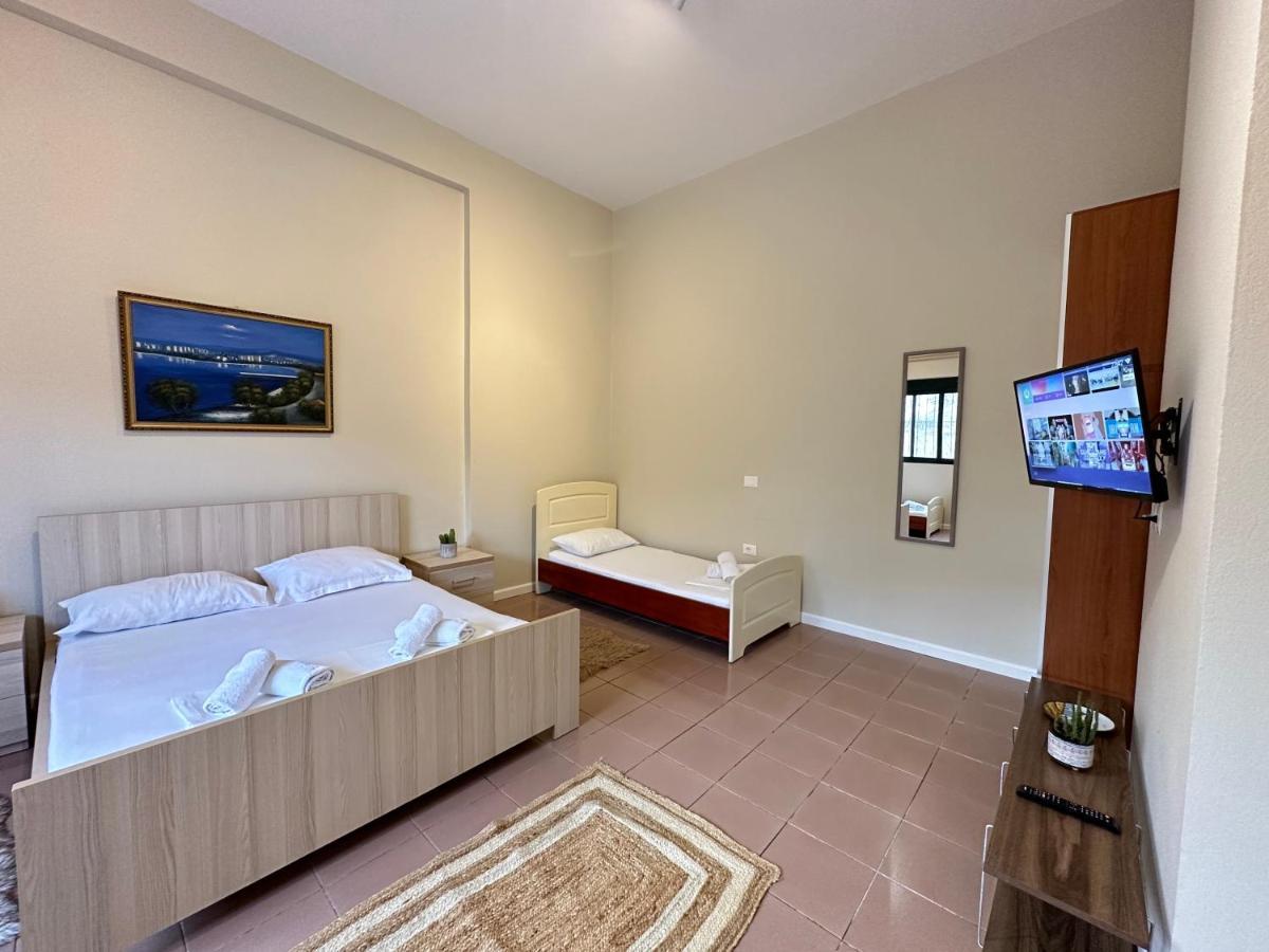 Rias Seaside Apartments Vlore Bagian luar foto