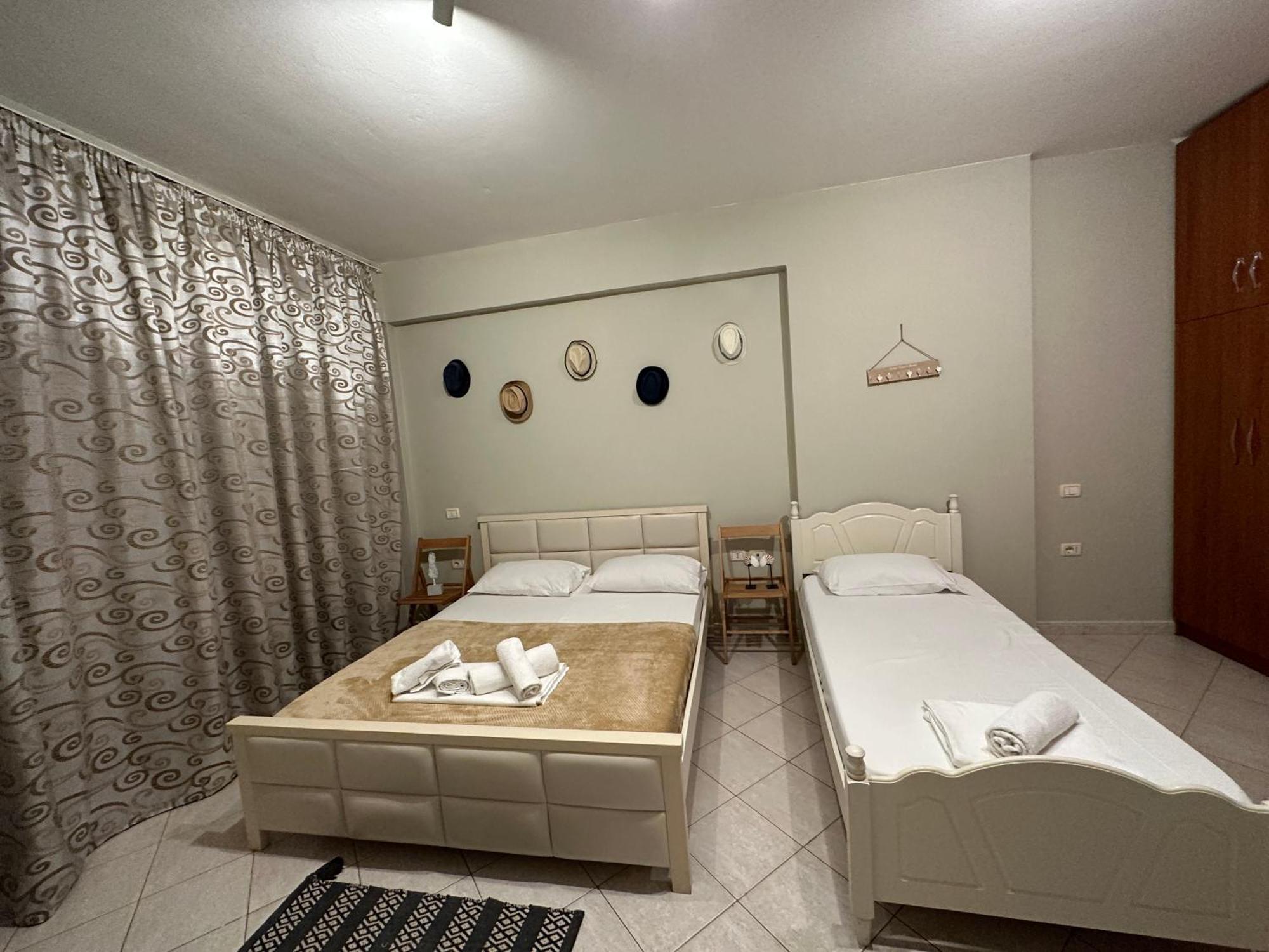 Rias Seaside Apartments Vlore Bagian luar foto