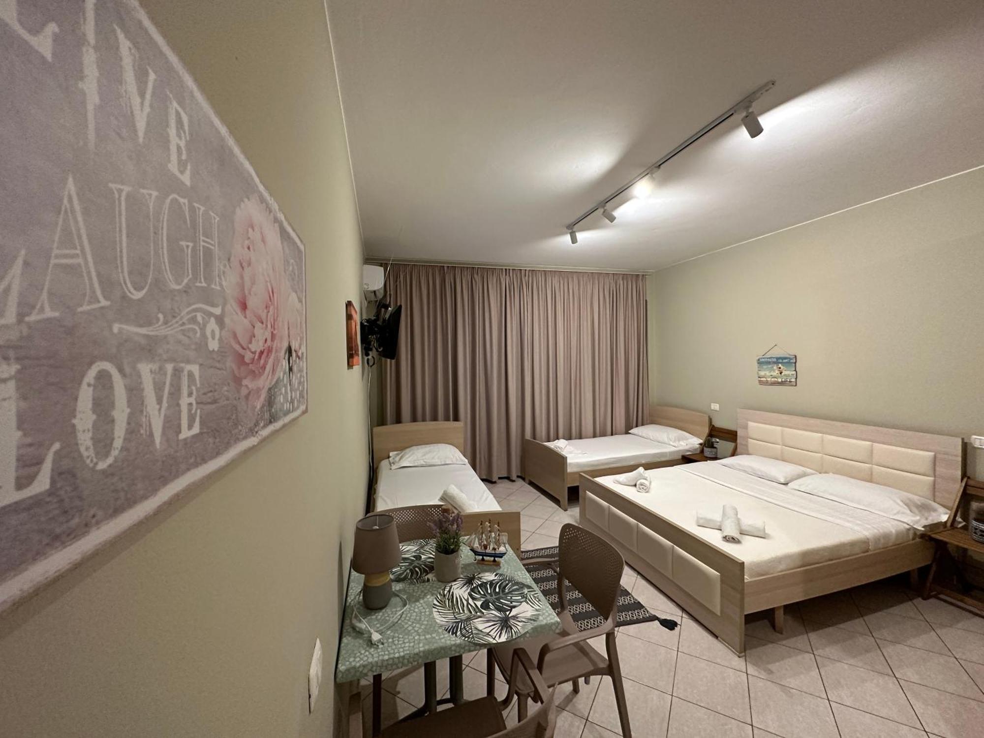 Rias Seaside Apartments Vlore Bagian luar foto
