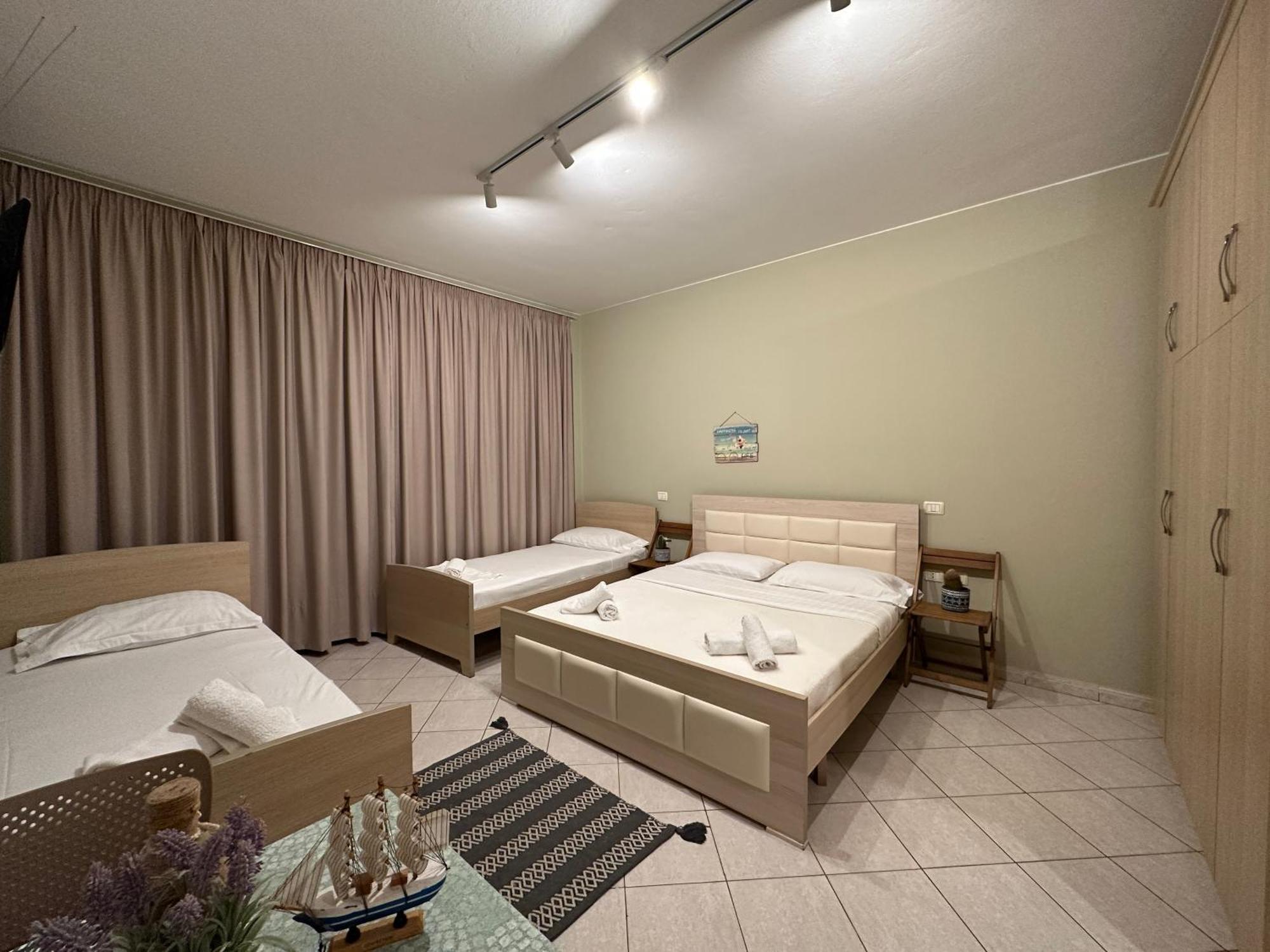 Rias Seaside Apartments Vlore Bagian luar foto